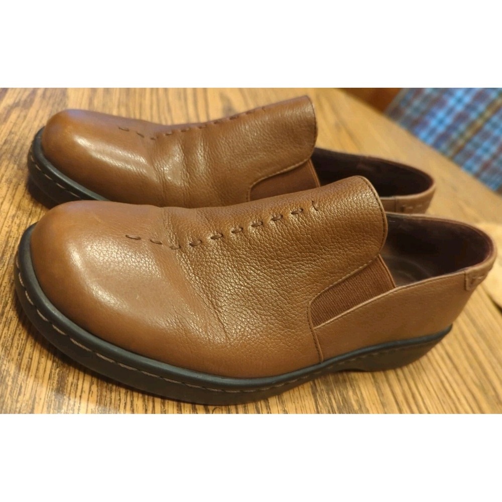 Size 8M Women's Naturalizer Brown Slip On‎ Comfort Shoes